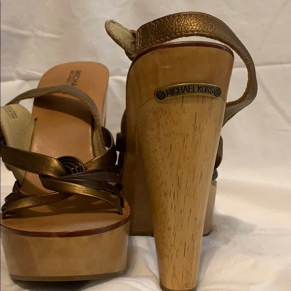 Authentic Michael Kors wooden heels - Picture 2 of 5
